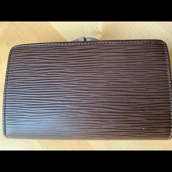 SALE! Auth LV Alma EPI brown handbag & wallet set! - Picture 11 of 16